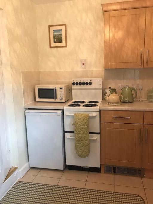 No 96 Chapel Lane - Self Contained Cottage In The Heart Of Butleigh 외부 사진