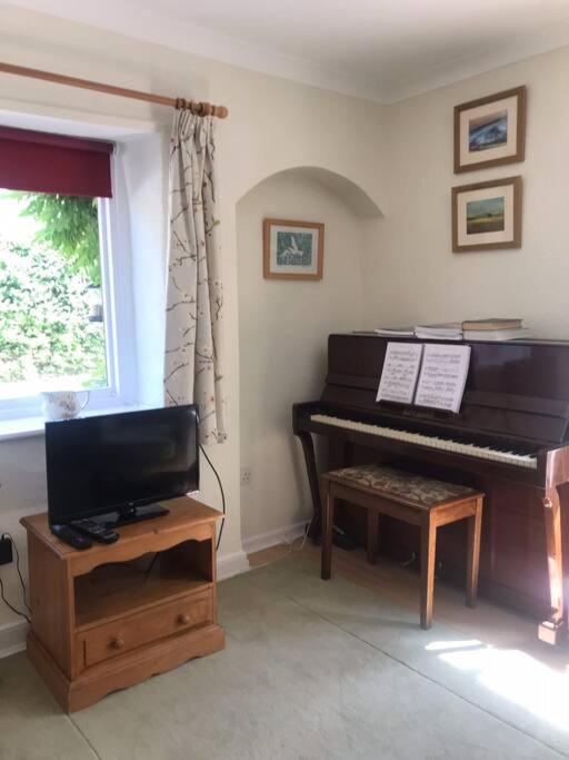 No 96 Chapel Lane - Self Contained Cottage In The Heart Of Butleigh 외부 사진